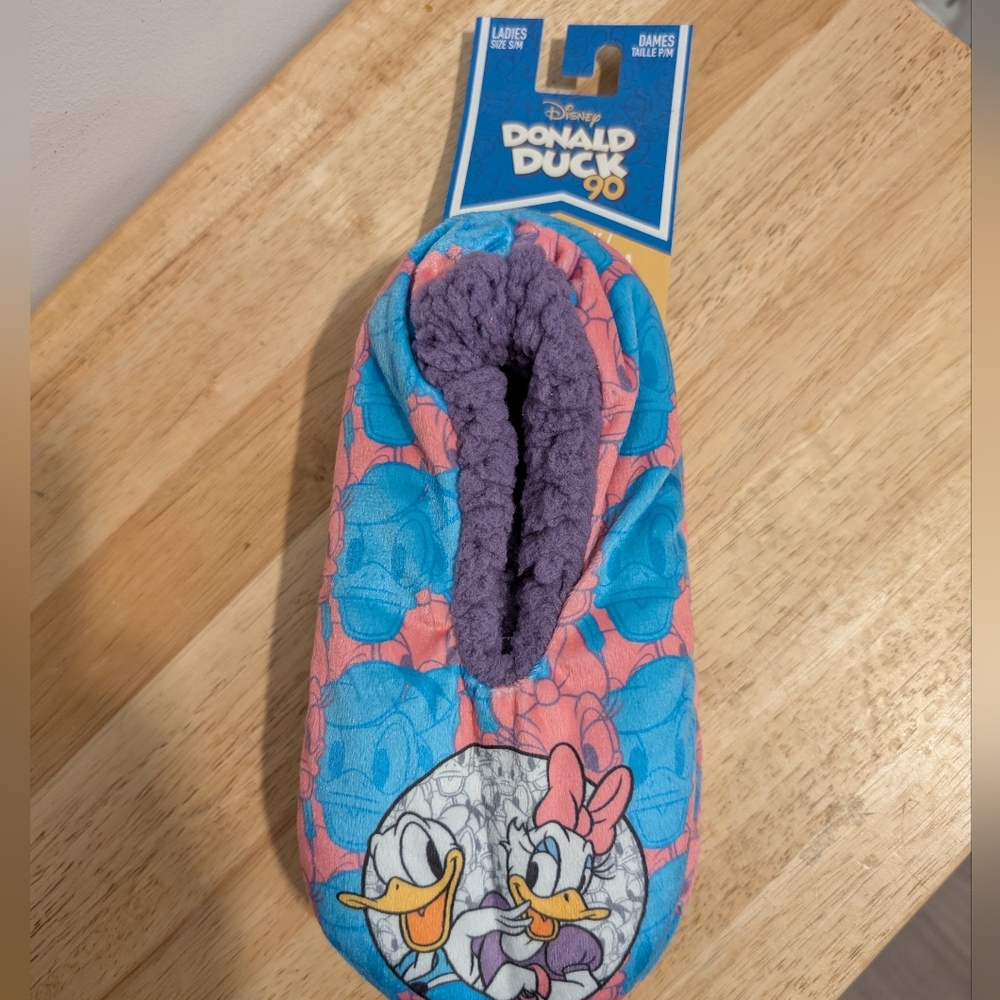Womens Slippers Size S/M Disney Donald Duck Brand New with tag from Mad Engine